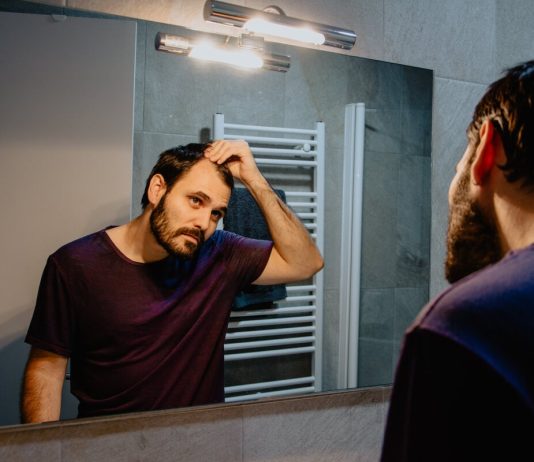 Falacrofobia sau frica de chelie: simptome, cauze si tratament