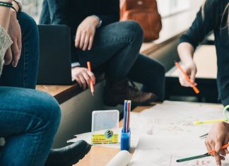 Invatarea prin experienta: scolile preiau metoda de invatare a lui Rousseau