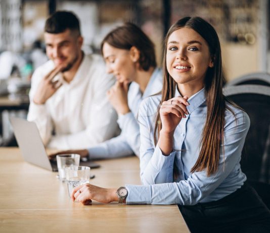 Piața beneficiilor extrasalariale din România 2026: Cine domină și de ce